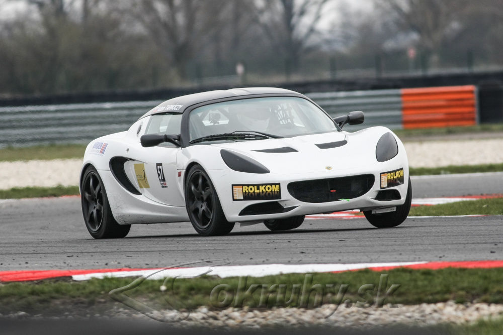 Rozhovor: Prvá sezóna Adama Tarnóczyho na okruhoch bude v Lotus Elise Cupe