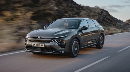 CITROEN C5 X JE SČASTI SUV, SČASTI KOMBI A SČASTI SEDAN. ČO POVIETE NA VÝSLEDOK?