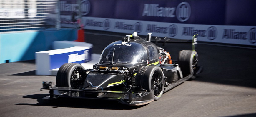 Porazí Roborace DevBot prodriftera Ryana Tuercka?