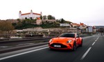 Britská legenda Aston Martin Slovensku otvára dvere, cez Prahu