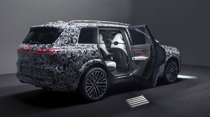 BRATISLAVSKÁ NOVINKA: AUDI Q9 ODHAĽUJE INTERIÉR, S TÝMTO PÔJDE PROTI BMW X7 A TRIEDE GLS