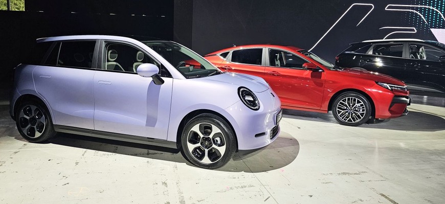 Ďalšia čínska značka na Slovensku. V pestrej ponuke má MPV, naftové pickupy i elektrické mini
