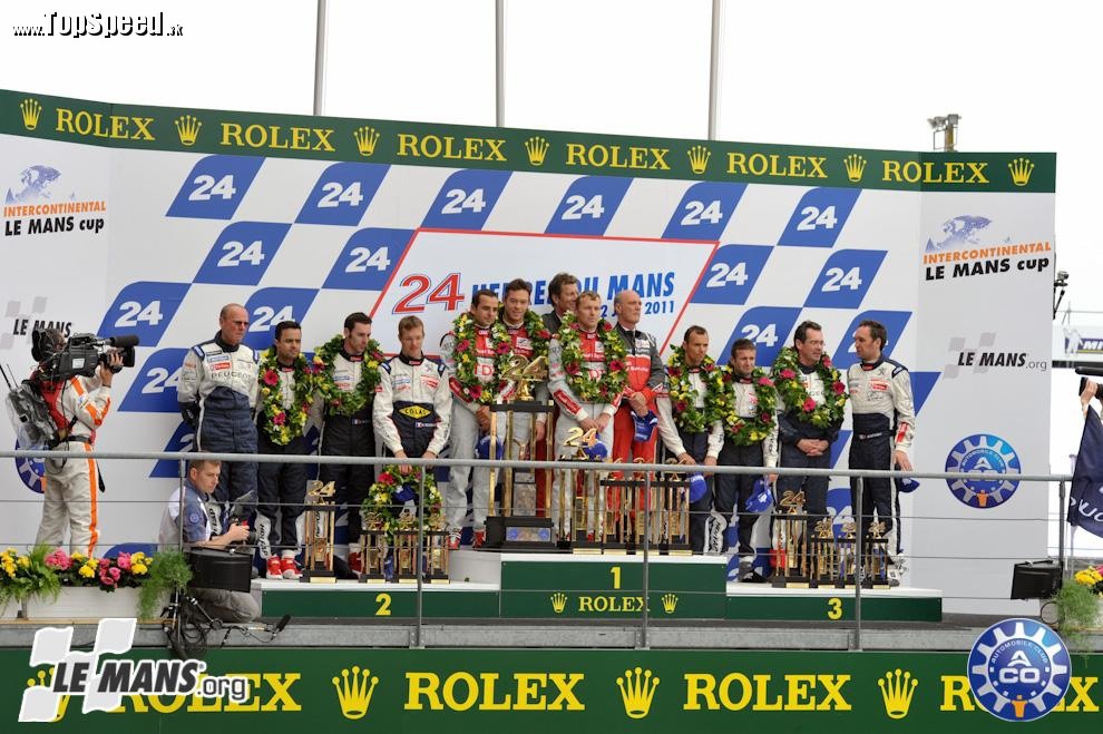 Víťazi Le Mans 2011 Audi Sport Team Joest Audi R18 TDI #2 v zložení Marcel Fässler, André Lotterer a Benoit Treluyer. (c) Jean-René ROGER - ACO/Nikon, LeMans.org