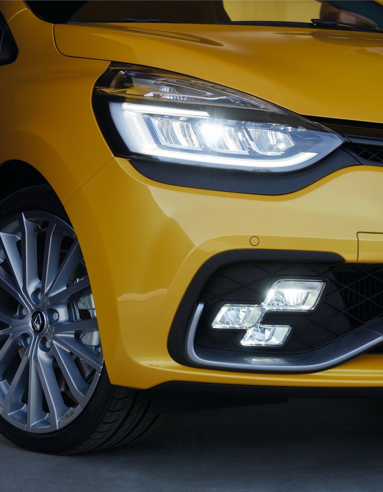 Renault Clio R.S. má po modernizácii výfuk Akrapovič