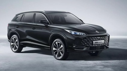 NOVÉ MG HS: MÁ SA HO KODIAQ A TOYOTA RAV4 ZAČAŤ BÁŤ? PRI POHĽADE NA PRVÉ CENY O TOM NEPOCHYBUJTE