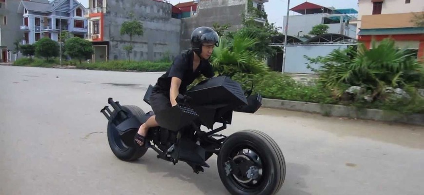 Vietnamec si pre radosť postavil Batpod, batmanovu motorku