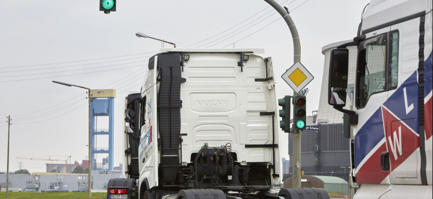 Inteligentné semafory pomáhajú šetriť palivo