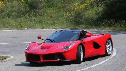 LAFERRARI DNES ODPREDÁVAJÚ ZA DVOJNÁSOBOK CENNÍKOVEJ CENY