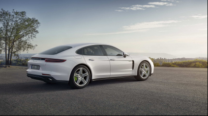 Porsche Panamera E Hybrid má až 462 koní a 700 Nm