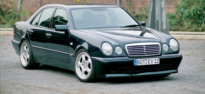 Brabus Mercedes E mal V12. Bol to krutý sleeper