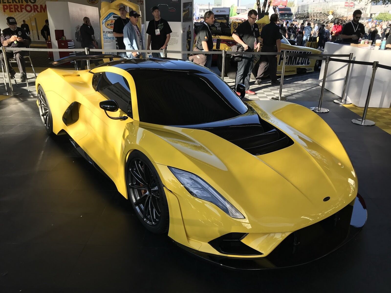 John Hennessey prezradil tajmstvo prenumatík Venom F5