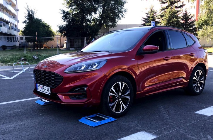 FORD KUGA (CX482) 4X4 TEST