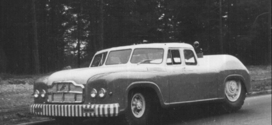 500 k sedan, široký 3,4 m, z roku 1959. Ruské megalomanstvo?