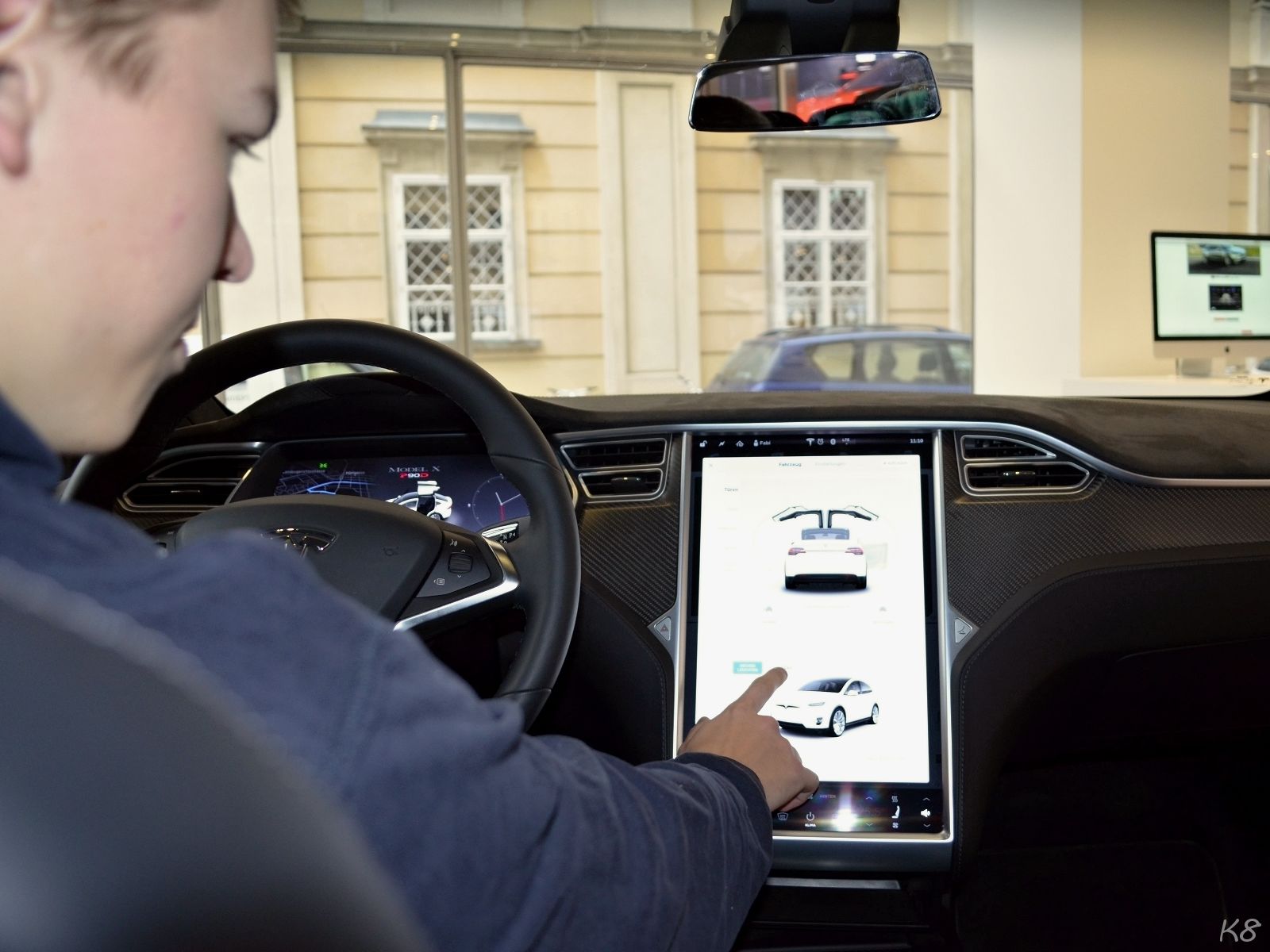 Tesla Model X Touchscreen 