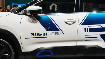 HYBRIDY SA KAZIA AKO NA BEŽIACOM PÁSE! MAJITELIA HLÁSIA NADPRIEMERNÚ PORUCHOVOSŤ