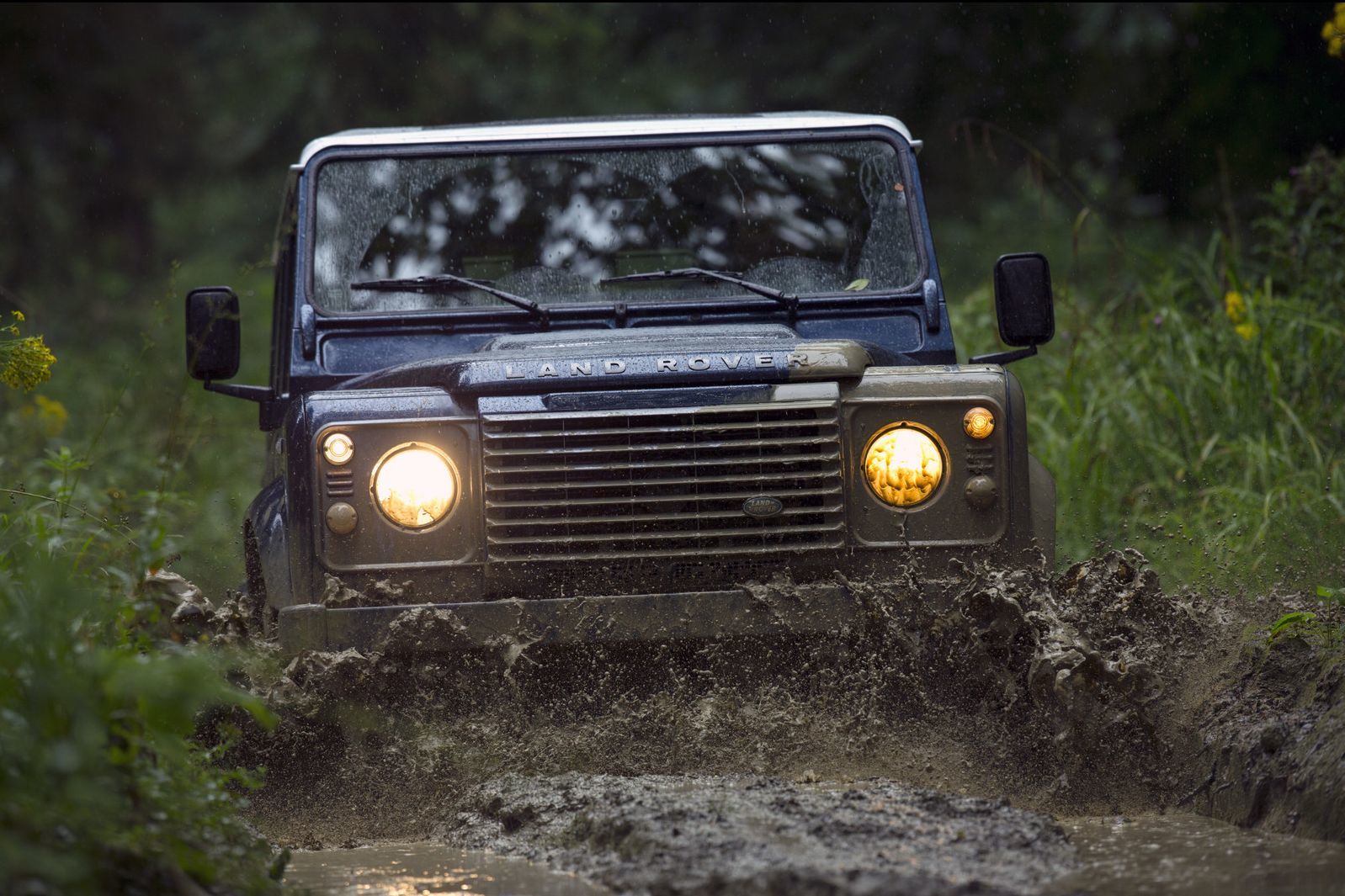 Land Rover Defender