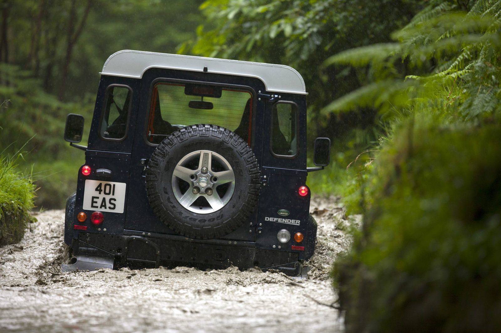 Land Rover Defender