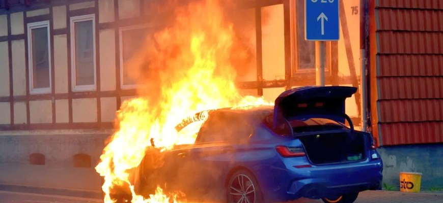 BMW zvolávačka: Pol milióna áut môže zhorieť do tla! Týka sa to aj Toyoty