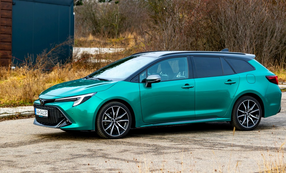 TEST TOYOTA COROLLA 2.0 HYBRID TS: ČO EŠTE O SEBE PREZRADÍ?