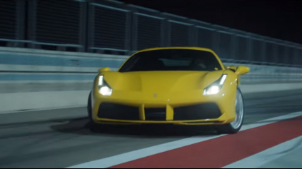 Ferrari 488 GTB ruší nočný kľud v Barcelone