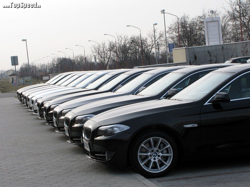 Flotila BMW 5 F10 pripravená na testovanie