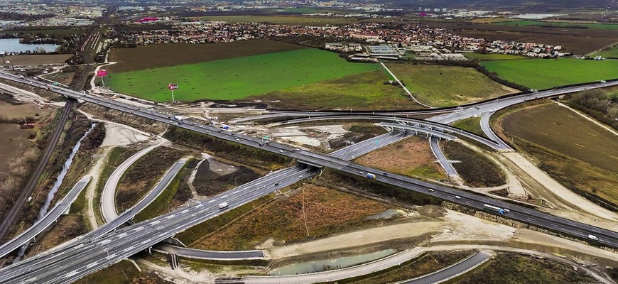 Dopravná operácia na D1: Obmedzia autá, zásadne znížia rýchlosť a zúžia pruhy pri Bratislave