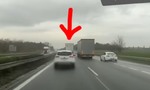 Nesmú to robiť! Ignorujúci kamionisti predbiehajú vozidlá a blokujú. Polícia im hrozí pokutami
