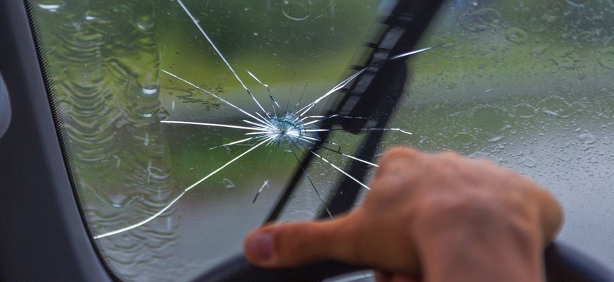 Prasknuté čelné sklo: U ktorých značiek sa to deje najčastejšie?