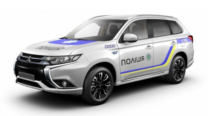 UKRAJINSKÍ POLICAJTI DOSTANÚ 635 PLUG-IN HYBRID MITSUBISHI