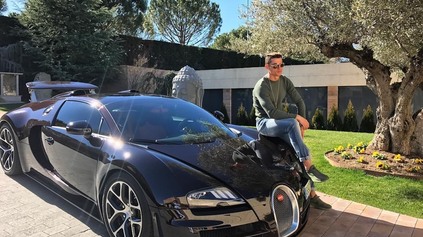 FUTBALOVÉ HVIEZDY A AUTÁ: RONALDO ZBIERA BUGATTI, SLOVENSKÍ REPREZENTANTI SÚ NENÁPADNEJŠÍ
