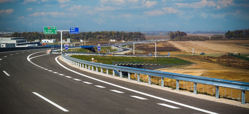 R4 smerom z Maďarska do Košíc je uzavretá. Dokončujú obchvat Košíc
