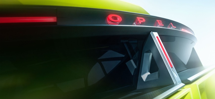 Nový koncept Opel GSE sa vzhliadol v súťažnej Mante 400, Röhrl sa vďaka nej stal majstrom sveta