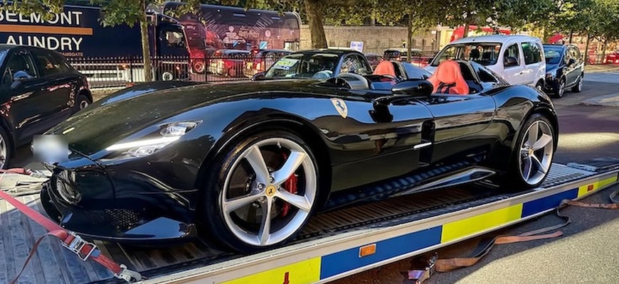 Londýnska polícia skonfiškovala 90 áut. Medzi nimi aj Ferrari za 3,7 milióna