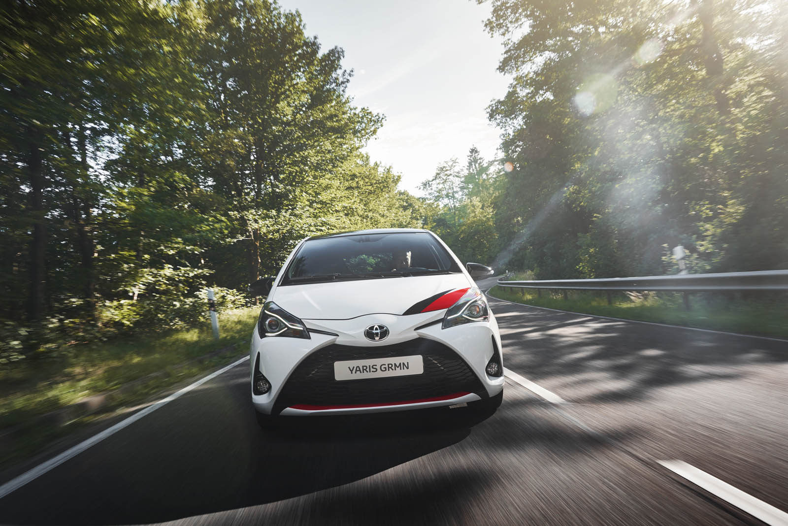 Ostrá Toyota Yaris GRMN príde už na jeseň. Automobilka hovorí, že s výkonom 212 k a hmotnosťou 1135 kg má najlepší pomer váhy a výkonu vo svojej triede.