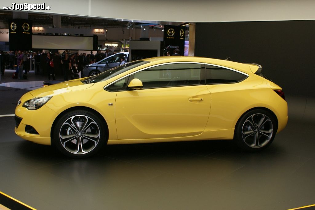 Opel Astra GTC nie je ani ryba ani rak, teda ani kupé ani hatchback