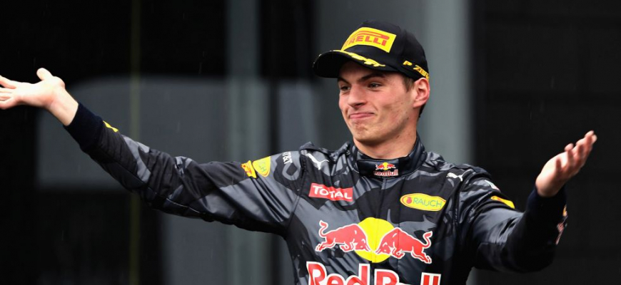 Max Verstappen ukázal, že aj v F1 sa dá predbiehať...