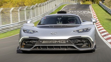 REKORD NÜRBURGRINGU SKUTOČNE PADOL. NOVÝM KRÁĽOM PRODUKČNÝCH ÁUT JE MERCEDES-AMG ONE