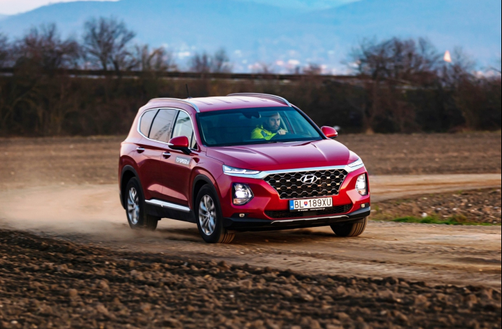 TEST HYUNDAI SANTA FE SMART 2.0 CRDI: RODINNÝ BODYGUARD