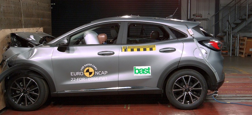 Ford Puma prišiel v Euro NCAP o jednu hviezdu. Môže za to hlavne chýbajúci stredový airbag