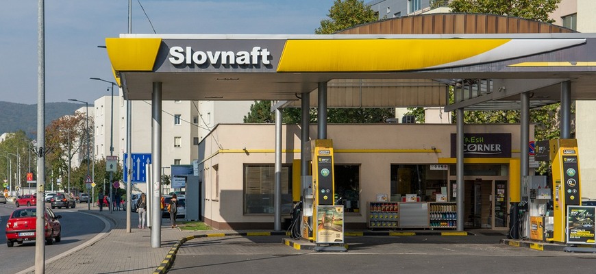 Problém pre palivá do áut zo Slovenska. Takto ho vyriešili v susednej krajine. Čo čaká motoristov?