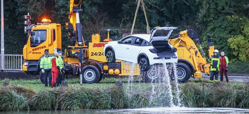 Nová Lancia Ypsilon odhalená! Zlodeji utopili ukradnutý prototyp vo vodnom kanáli