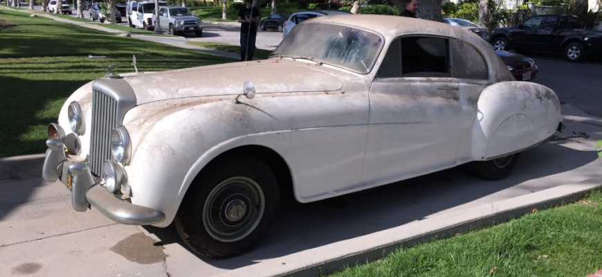 Bentley R-Type Continental so stopami Jamesa Bonda je na predaj za 1,45 milióna dolárov