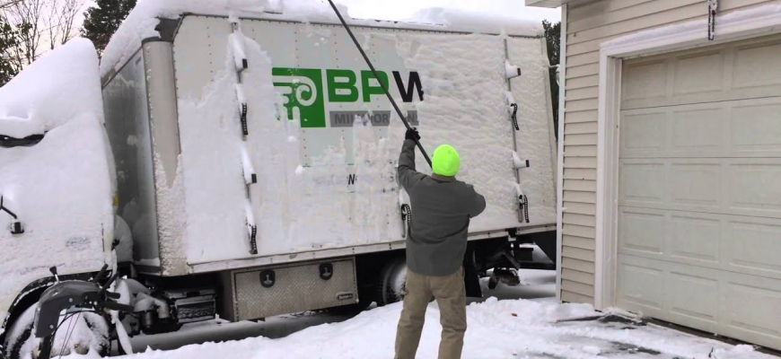 Spoznajte netradičné možnosti, ako odstrániť sneh z kamióna