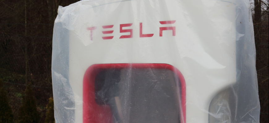 Tesla spustila rýchle nabíjanie v SR