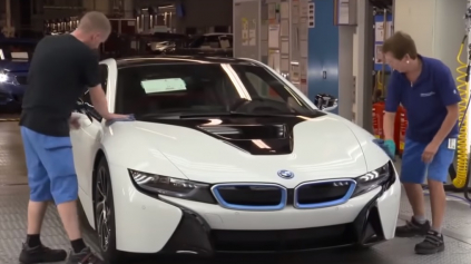 Videli ste, ako sa rodí BMW i8?