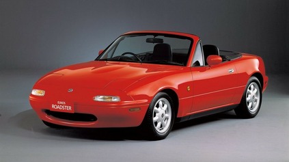 MAZDA MX-5 MÁ ZA SEBOU UŽ ŠTYRI GENERÁCIE A 35 ROKOV