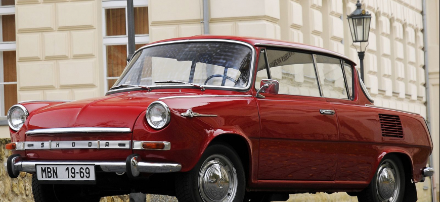 Dvojdverová kráska Škoda 1000 MBX má 50 rokov