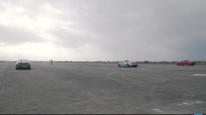 DRAG RACE BENTLEY FLYING SPUR S PORSCHE PANAMERA TURBO A AUDI RS7