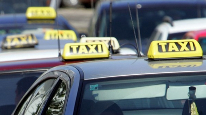 KORONAVÍRUS: TAXIKÁRI VOZIA POTRAVINY. PÔVODNÝ BIZNIS IM PADOL O 70 %