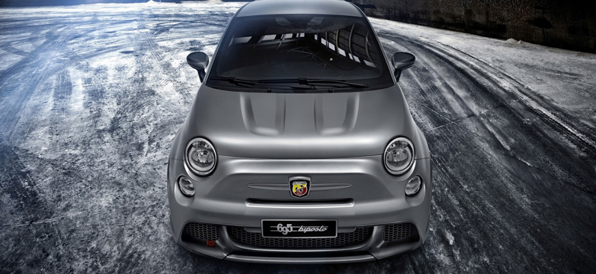 Abarth 695 Biposto si brúsi zuby na Mini JCW GP